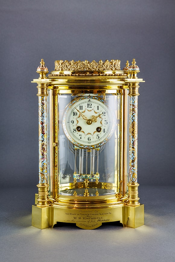 OVALE VIERGLASUHR Nr. T 42 - Antike Uhren Grundner München